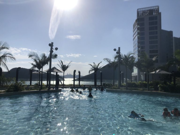 激流旅程的終點是個泳池