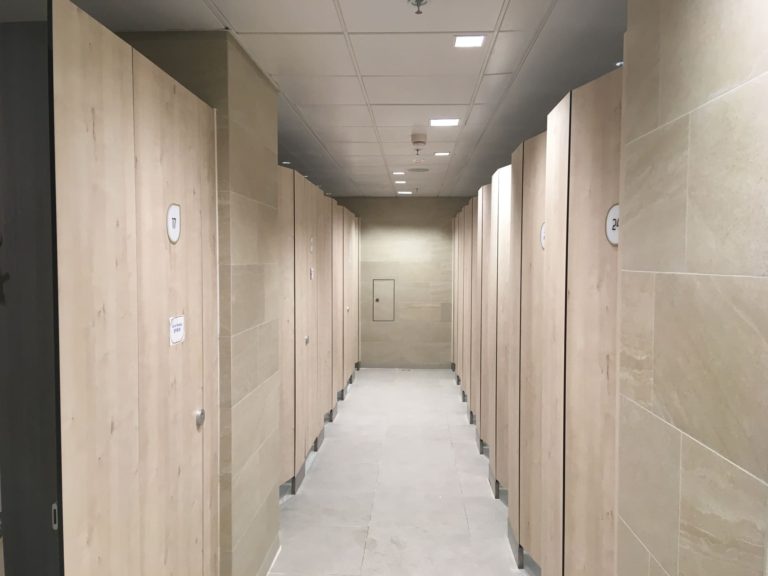 海洋公園水上樂園男更衣室沐浴間