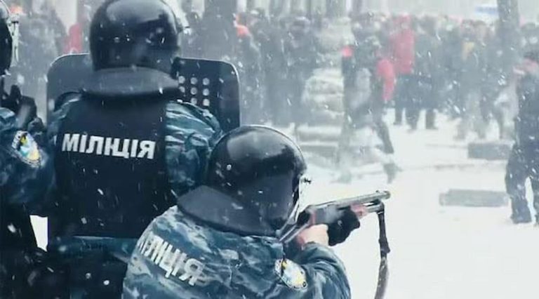 烏克蘭警察向示威者開槍