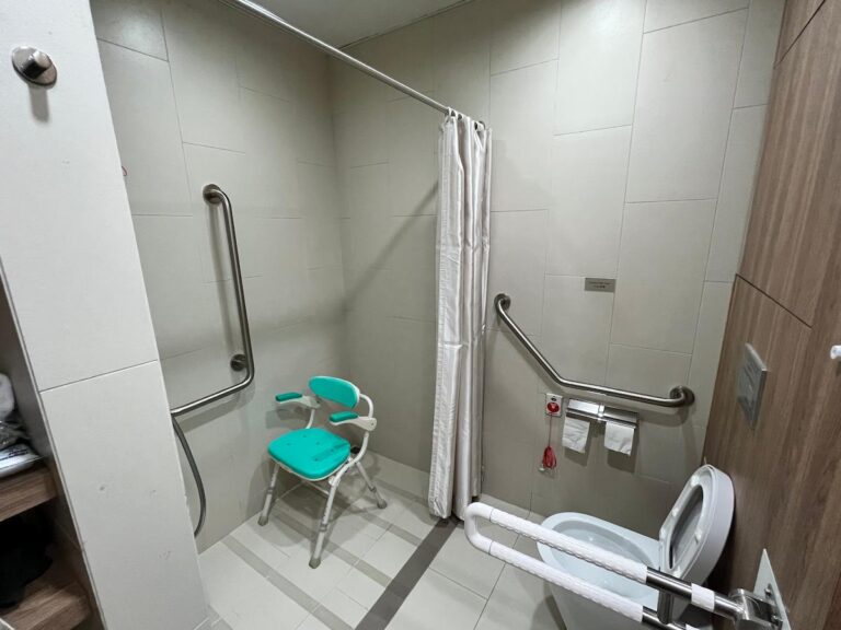 港怡醫院標準病房廁所